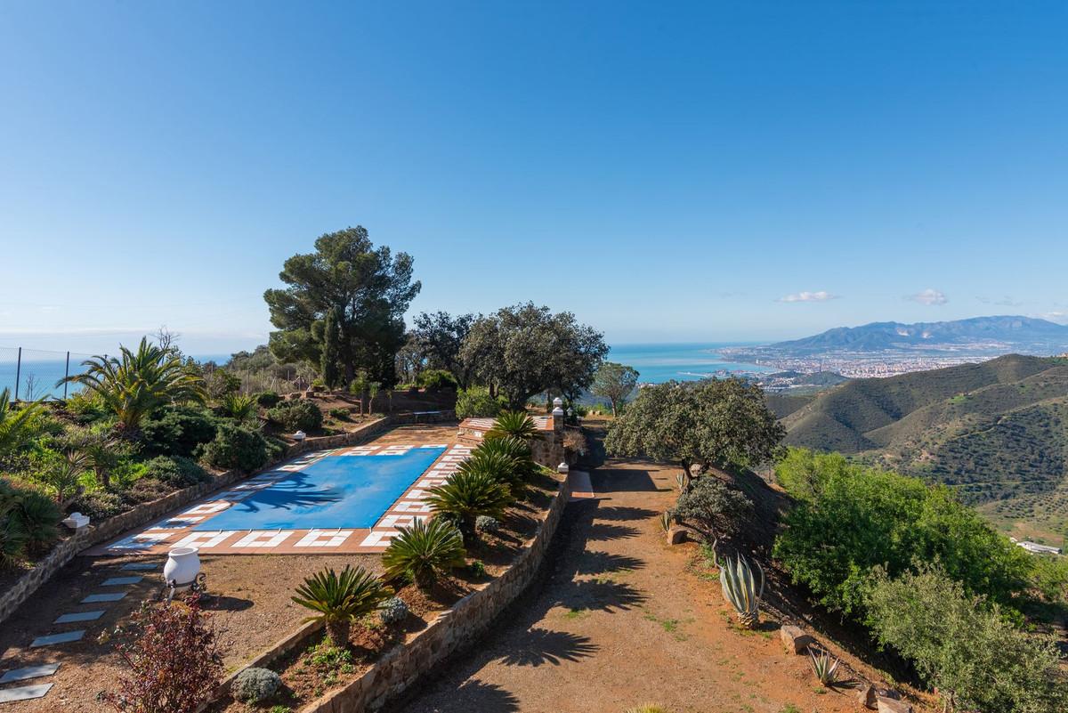 Villa Detached in Montes de Málaga