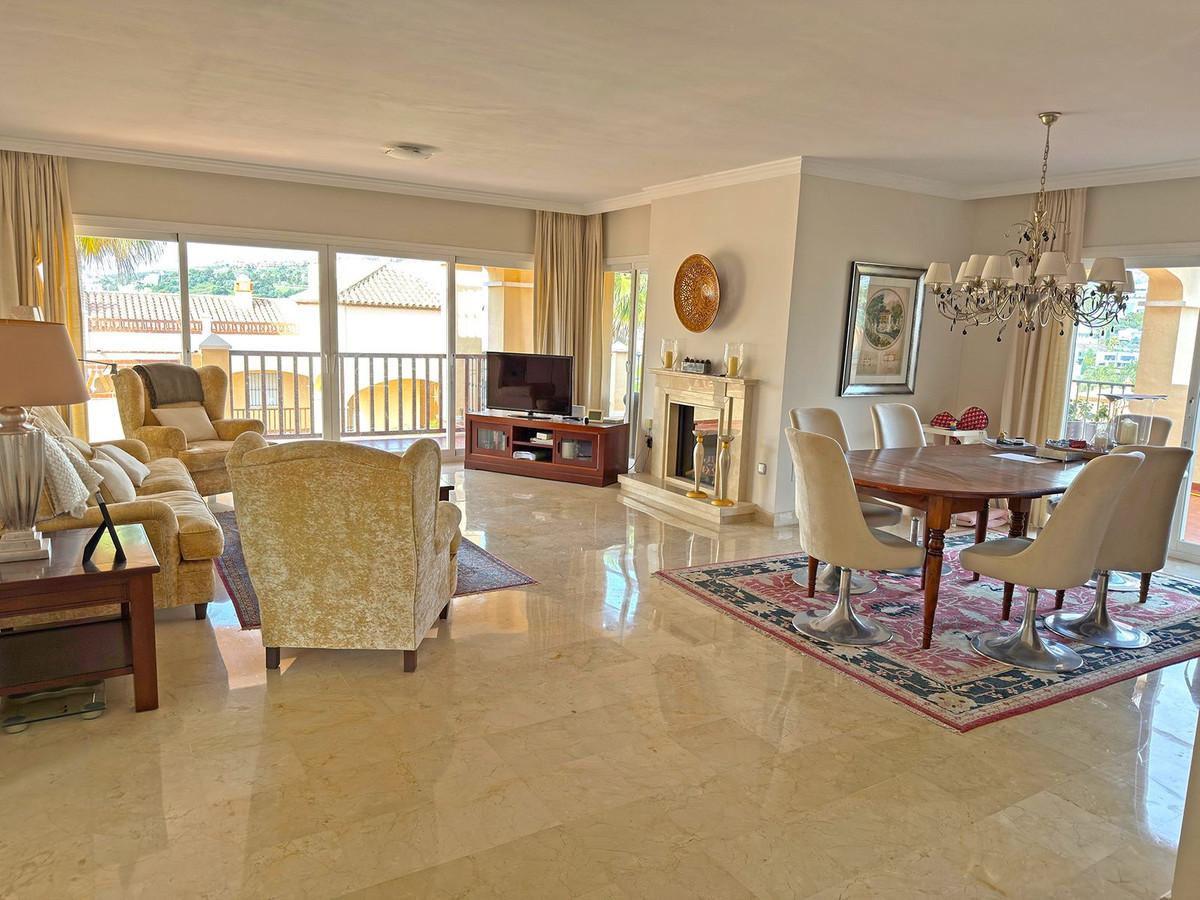 Apartment Penthouse Duplex in Estepona