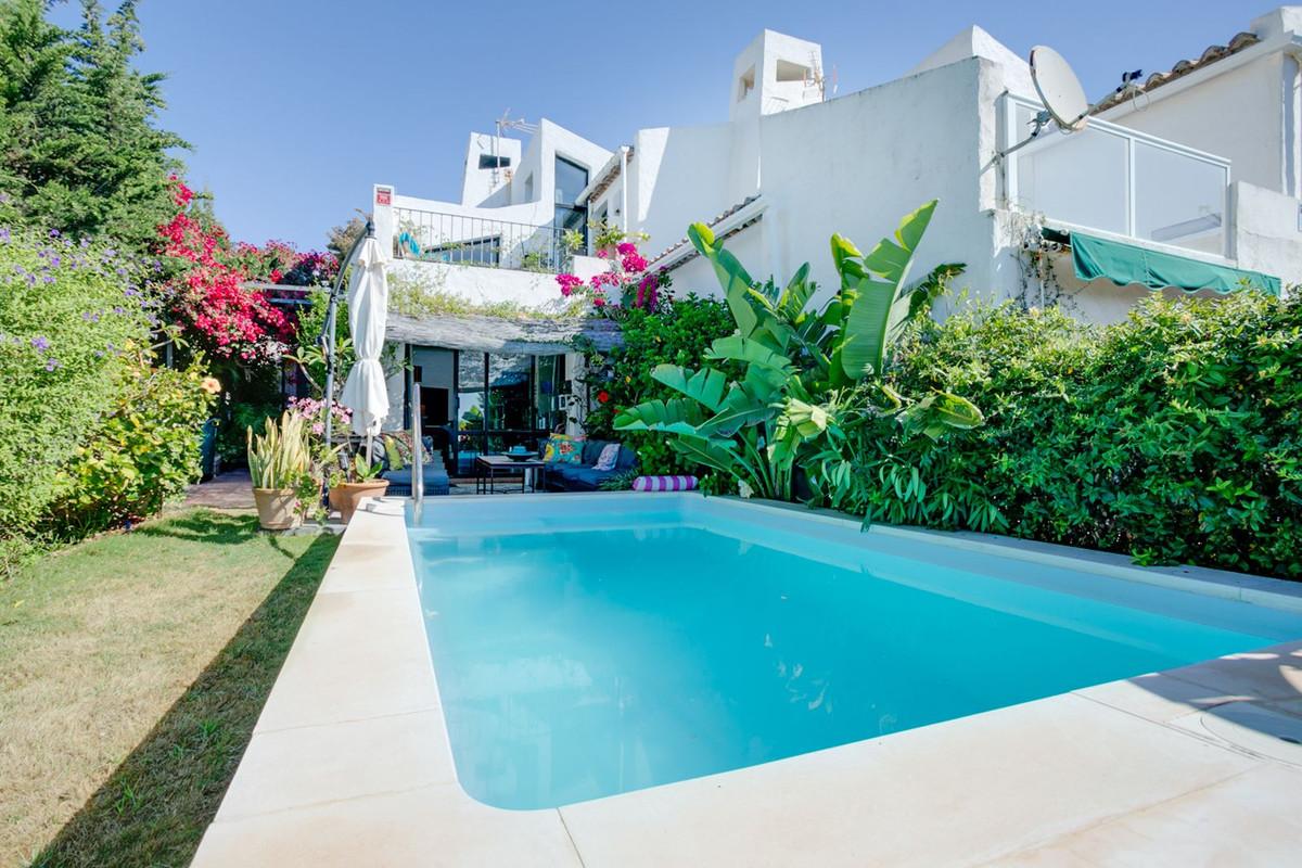 Villa Semi Detached in Estepona