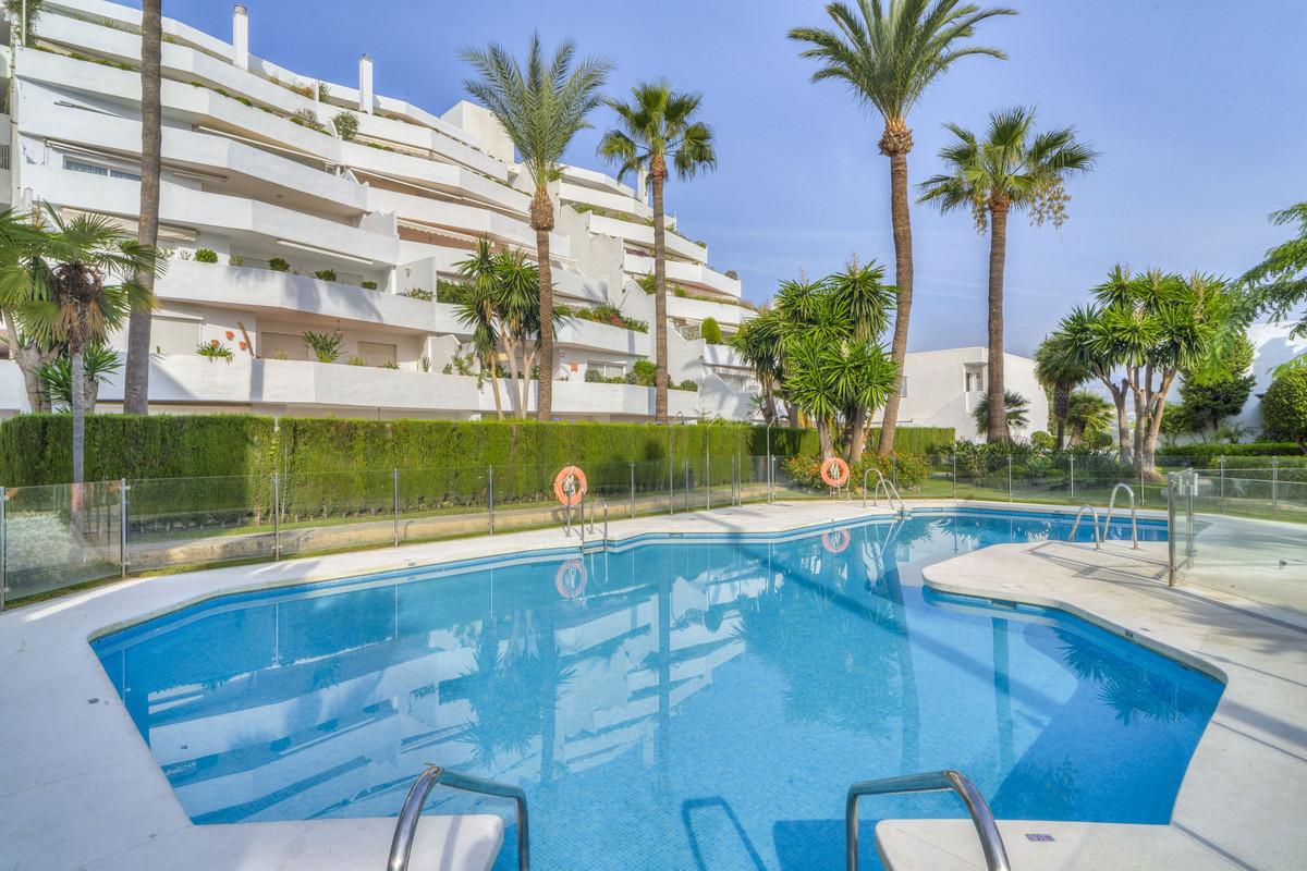 Apartment Middle Floor in Nueva Andalucía