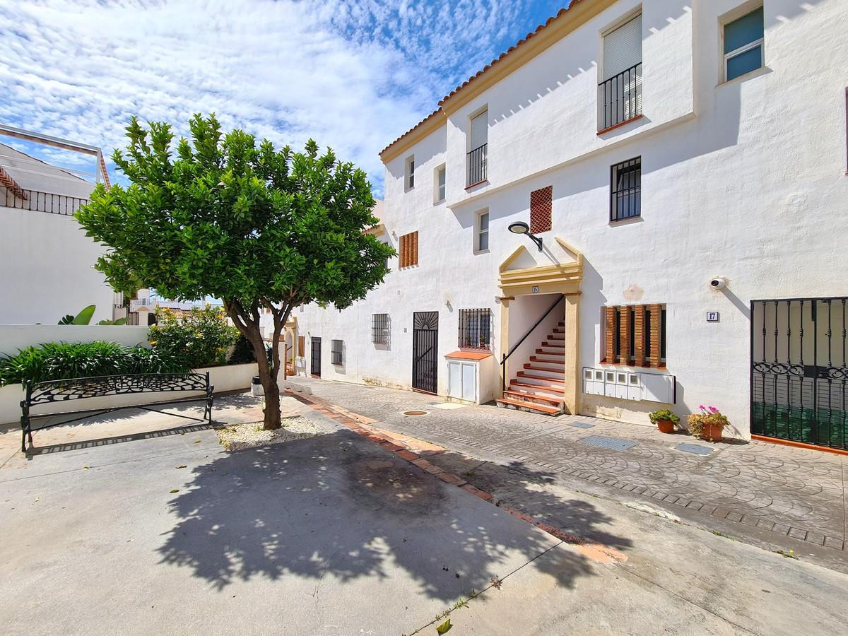 Villa Semi Detached in Estepona