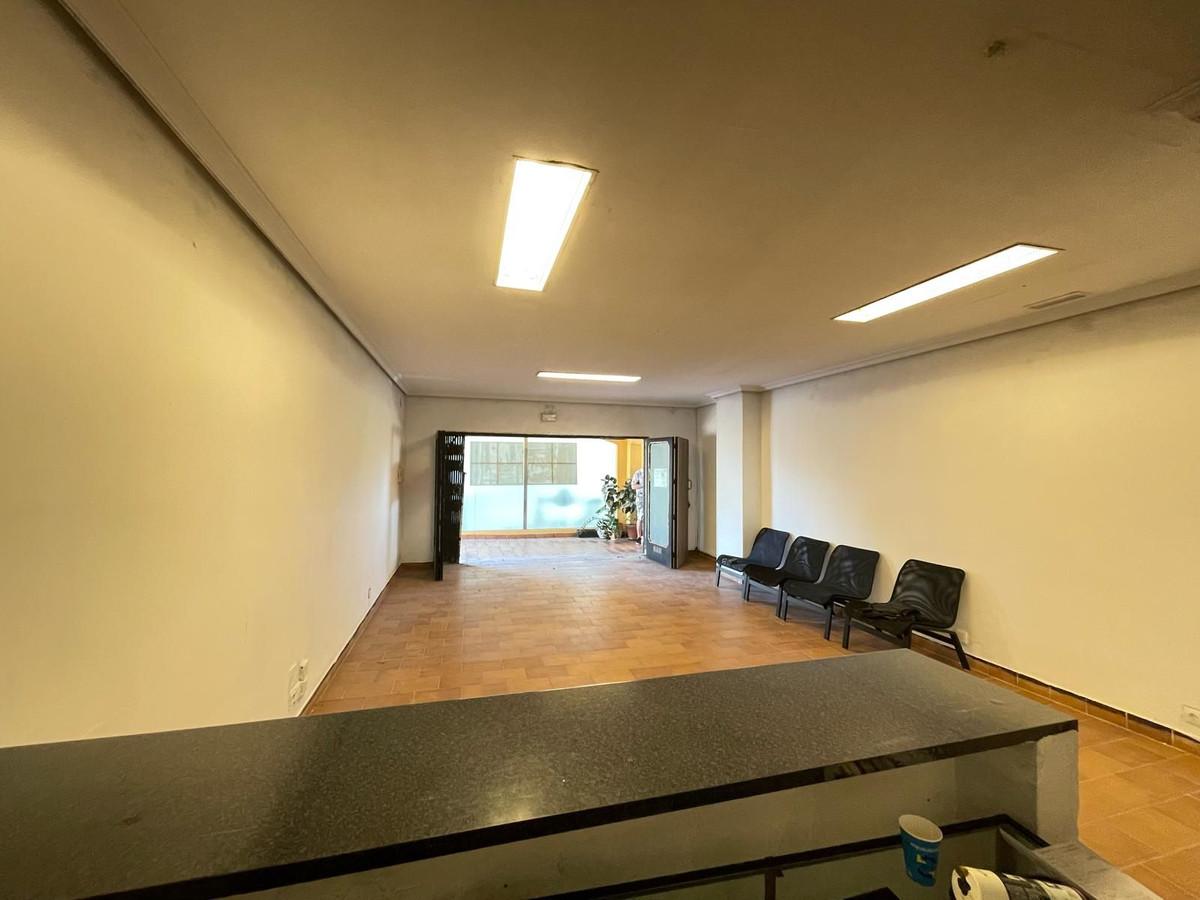 Commercial Office in Diana Park