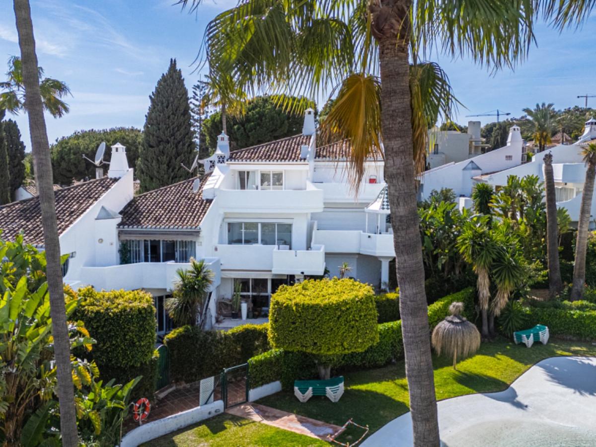 Townhouse Terraced in Sierra Blanca