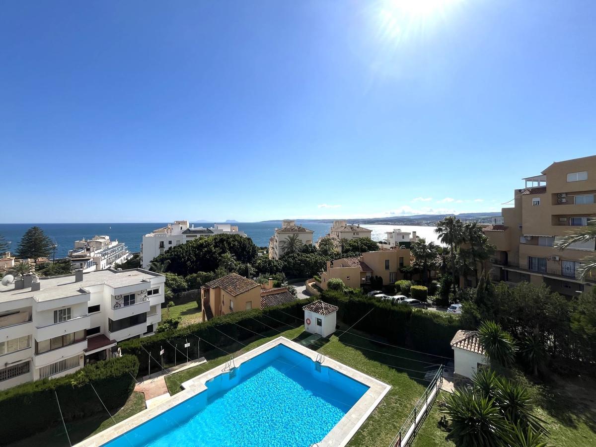 Apartment Middle Floor in Estepona