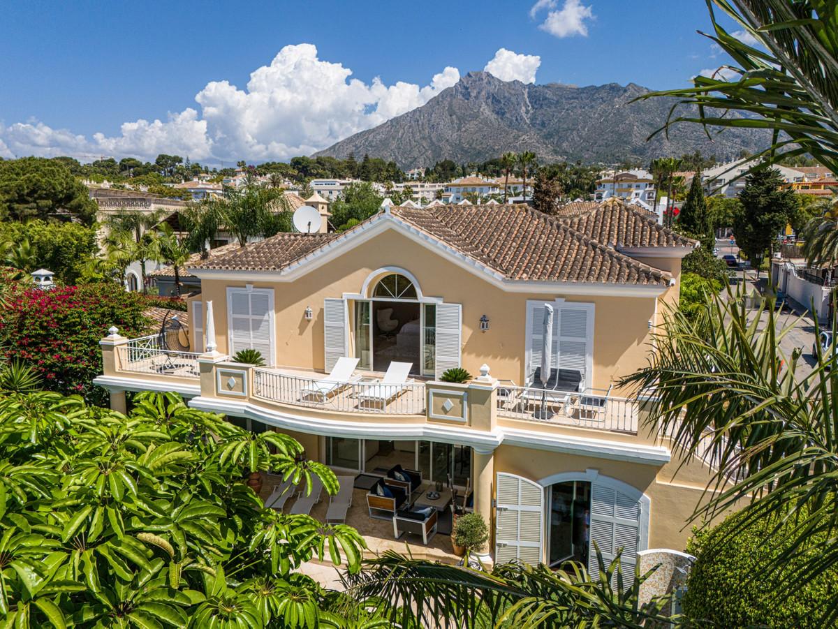 Villa Detached in The Golden Mile