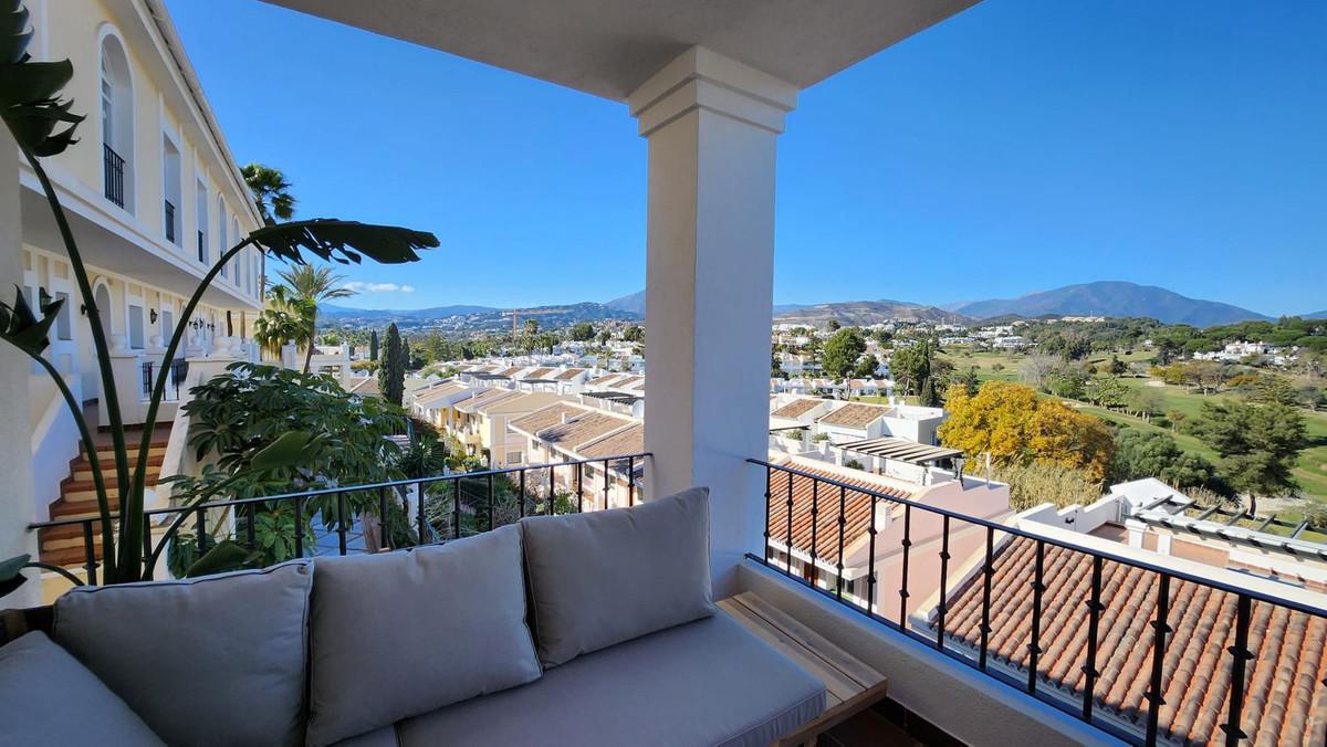 Apartment Middle Floor in Nueva Andalucía