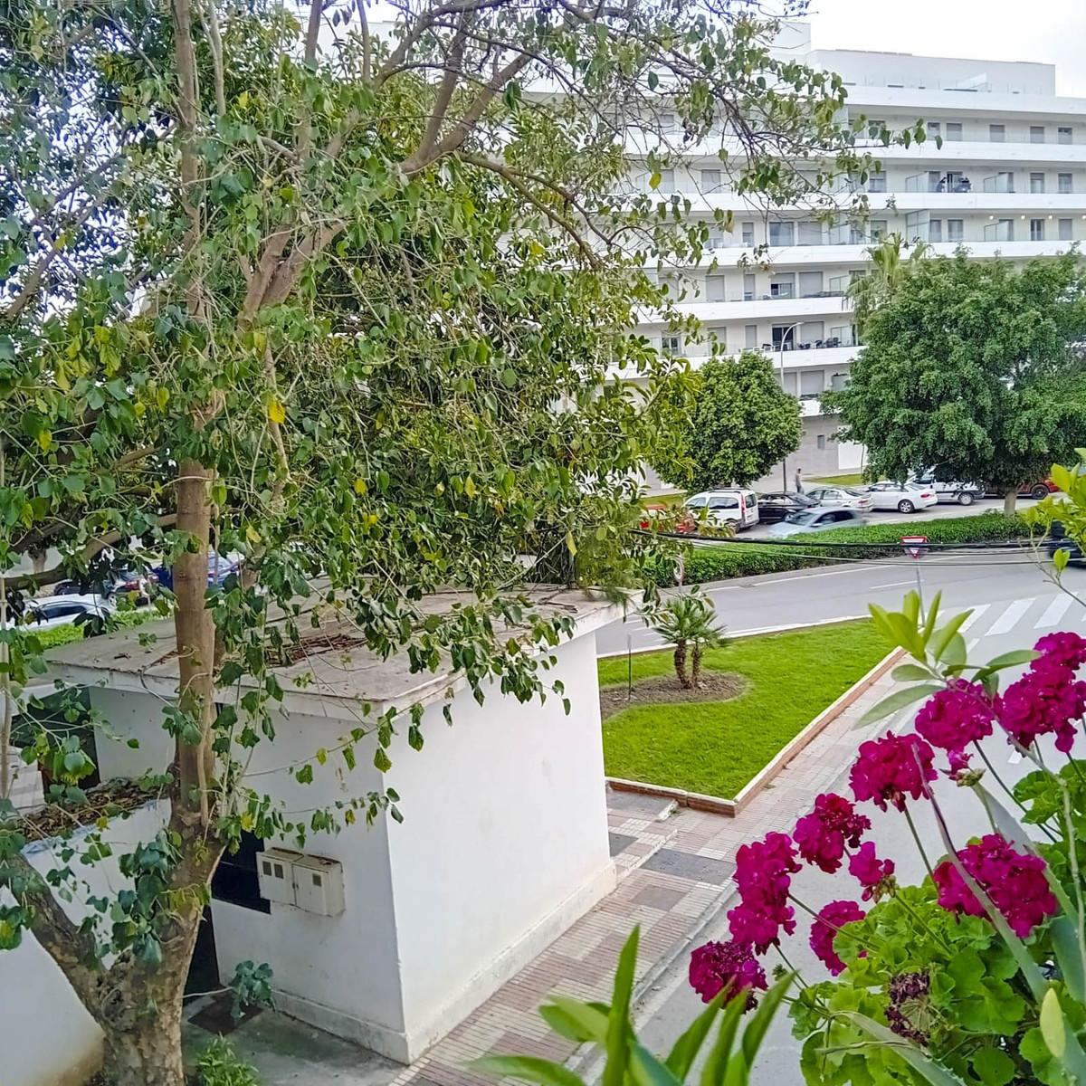 Apartment Middle Floor in Estepona