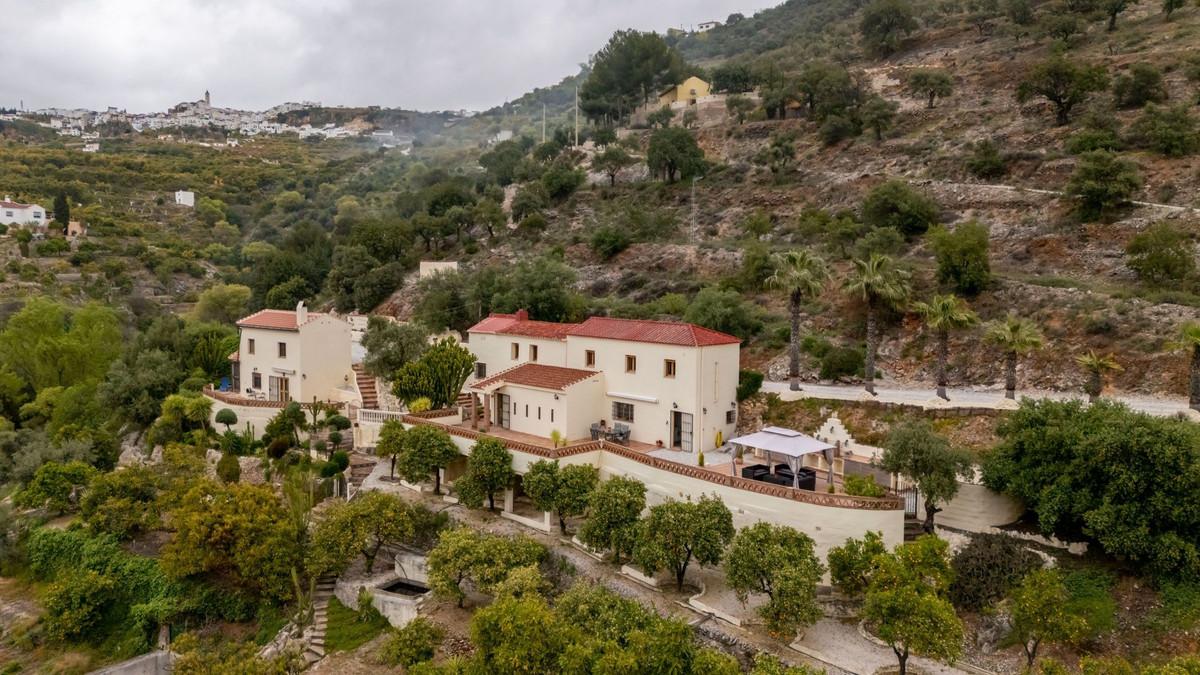 Villa Detached in Yunquera
