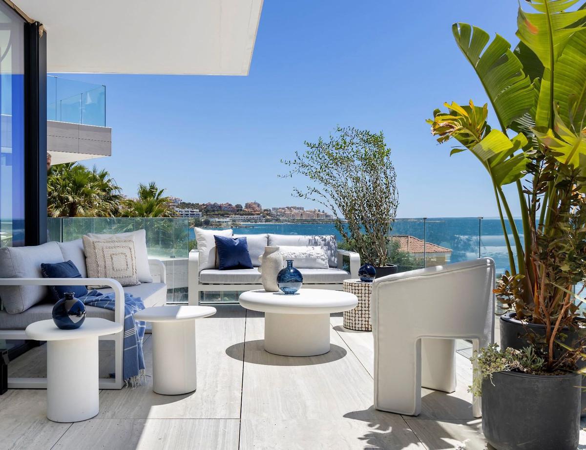 Apartment Middle Floor in Estepona