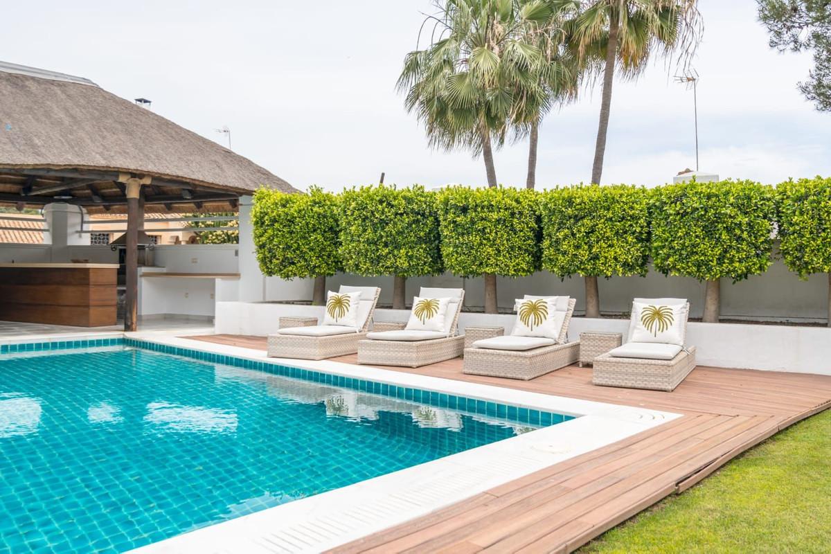 Villa Detached in Nueva Andalucía