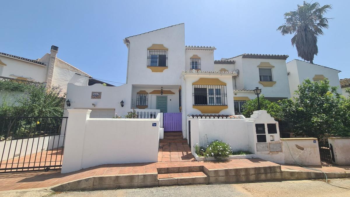 Villa Semi Detached in El Chaparral