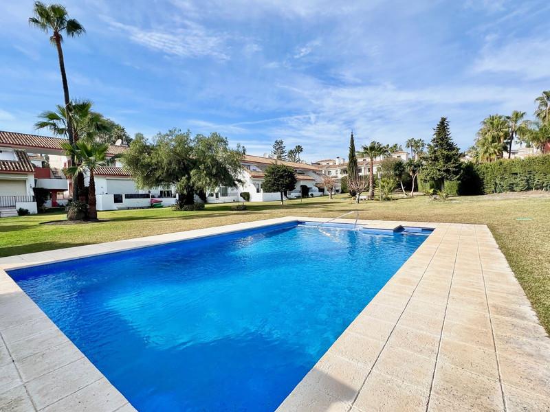 Apartment Middle Floor in Estepona