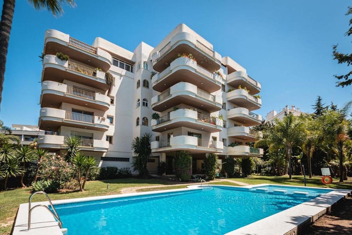 Apartment Middle Floor in Nueva Andalucía