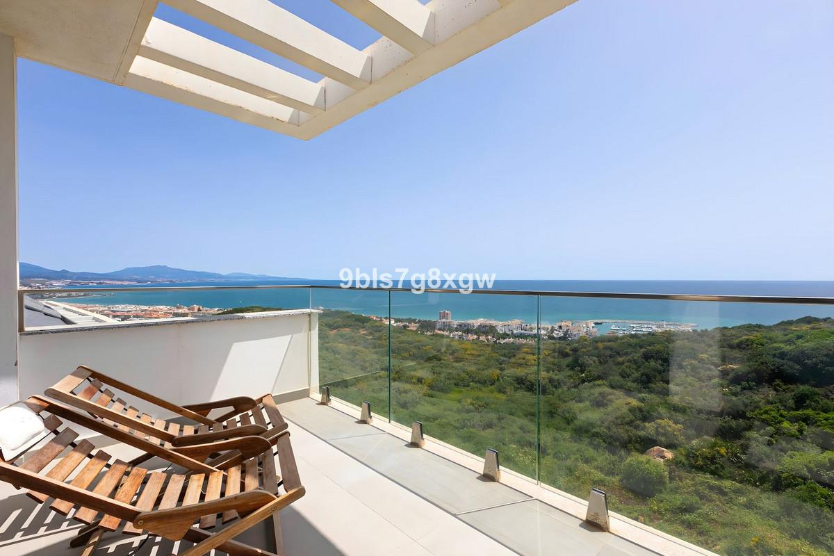 Apartment Penthouse in Manilva