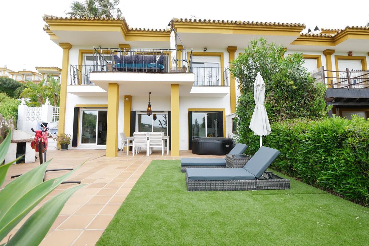 Villa Semi Detached in Manilva