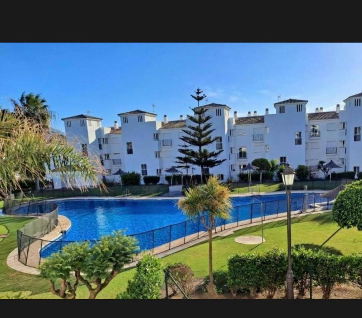 Apartment Middle Floor in Manilva