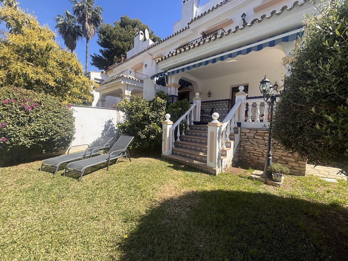 Villa Semi Detached in Nueva Andalucía