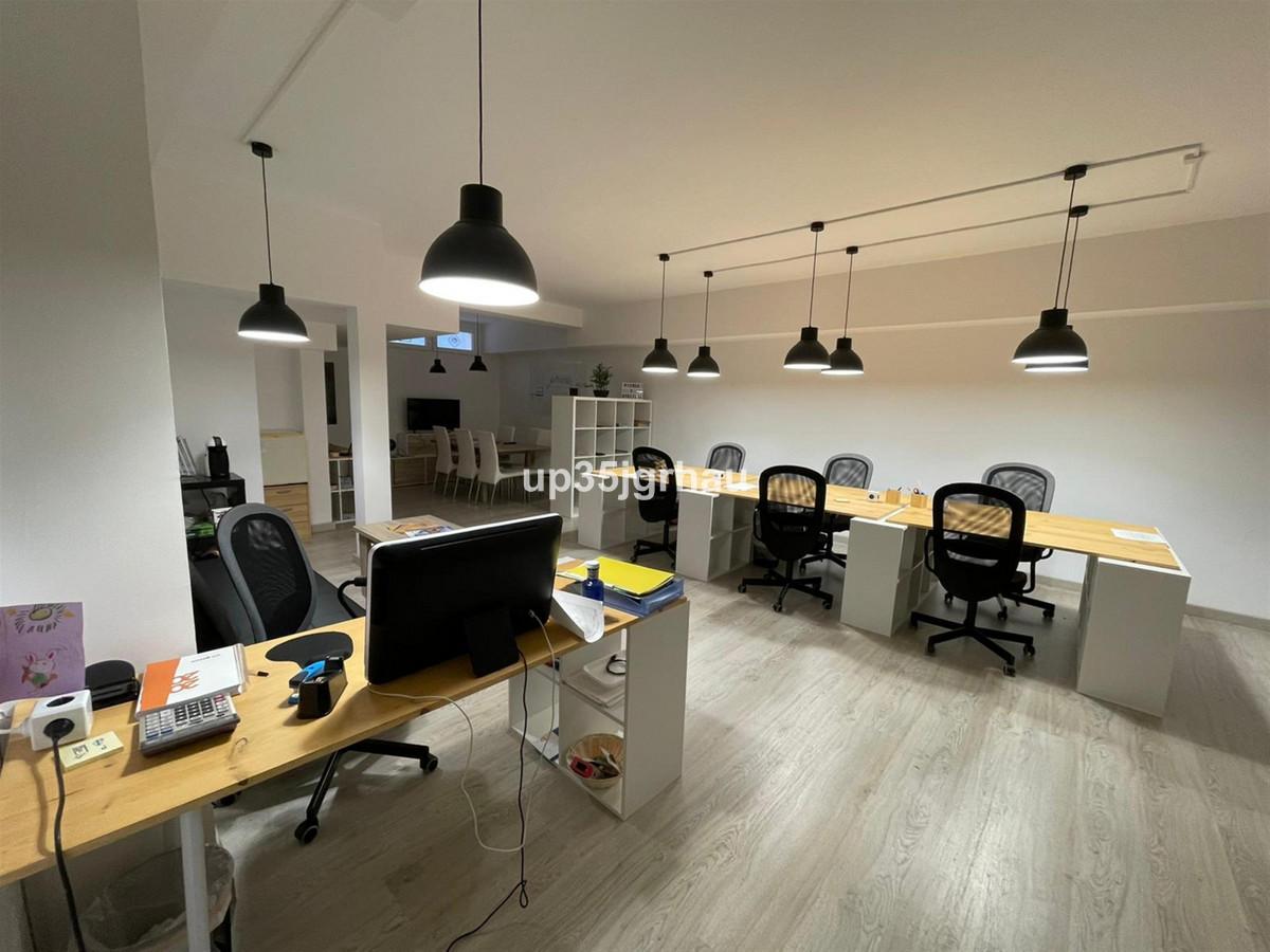 Commercial Commercial Premises in Estepona