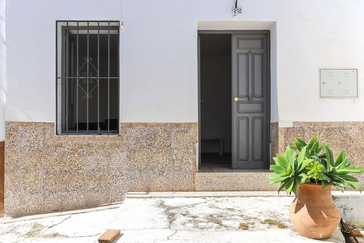 Townhouse Detached in Guaro