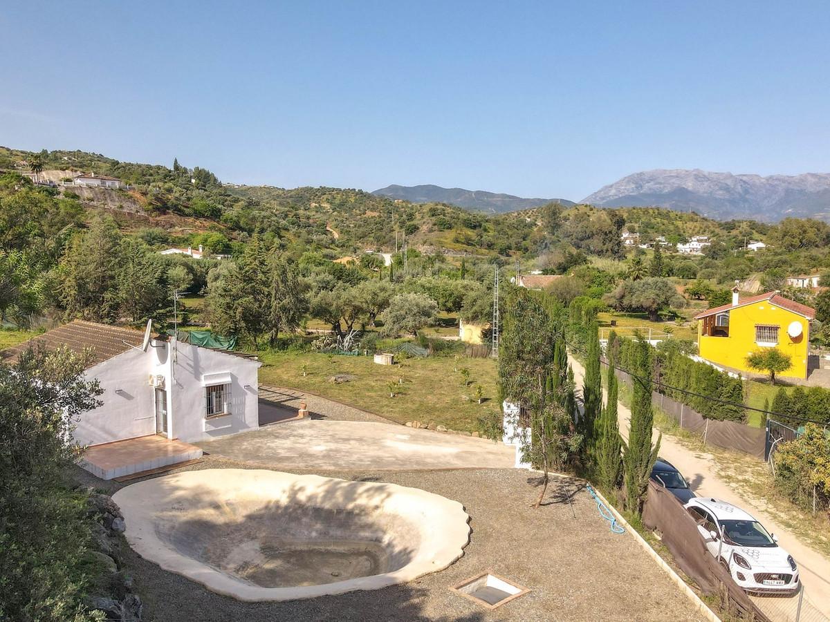 Villa Detached in Coín