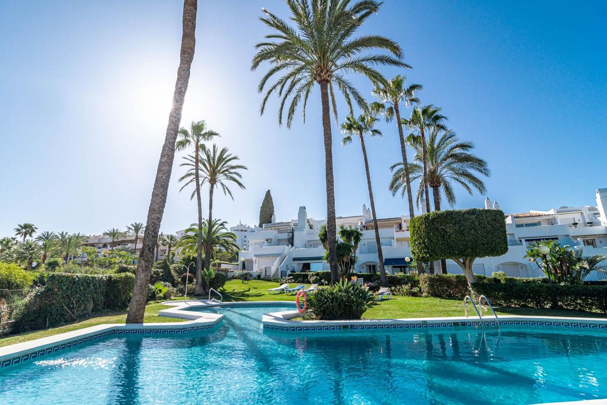 Apartment Duplex in El Paraiso
