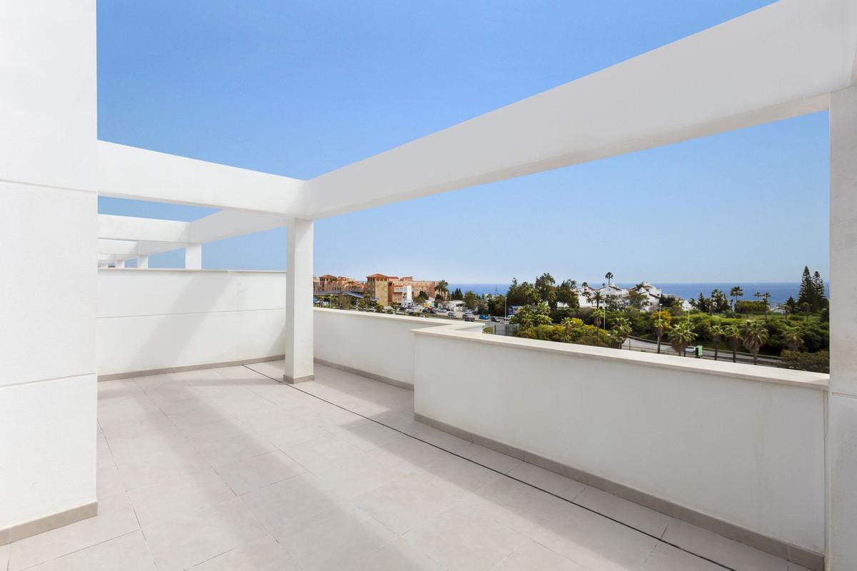 Apartment Penthouse in Estepona
