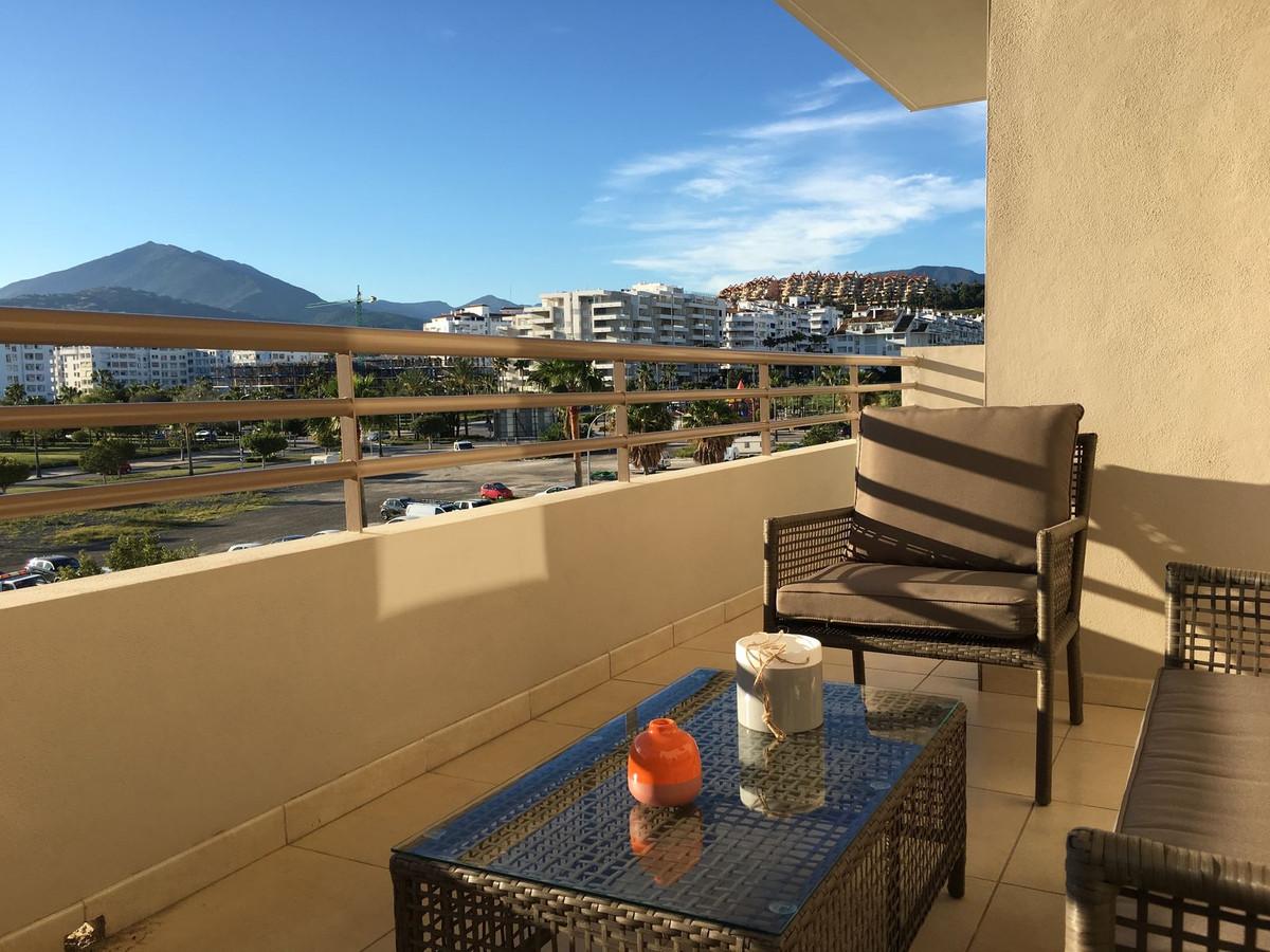 Apartment Middle Floor in La Campana