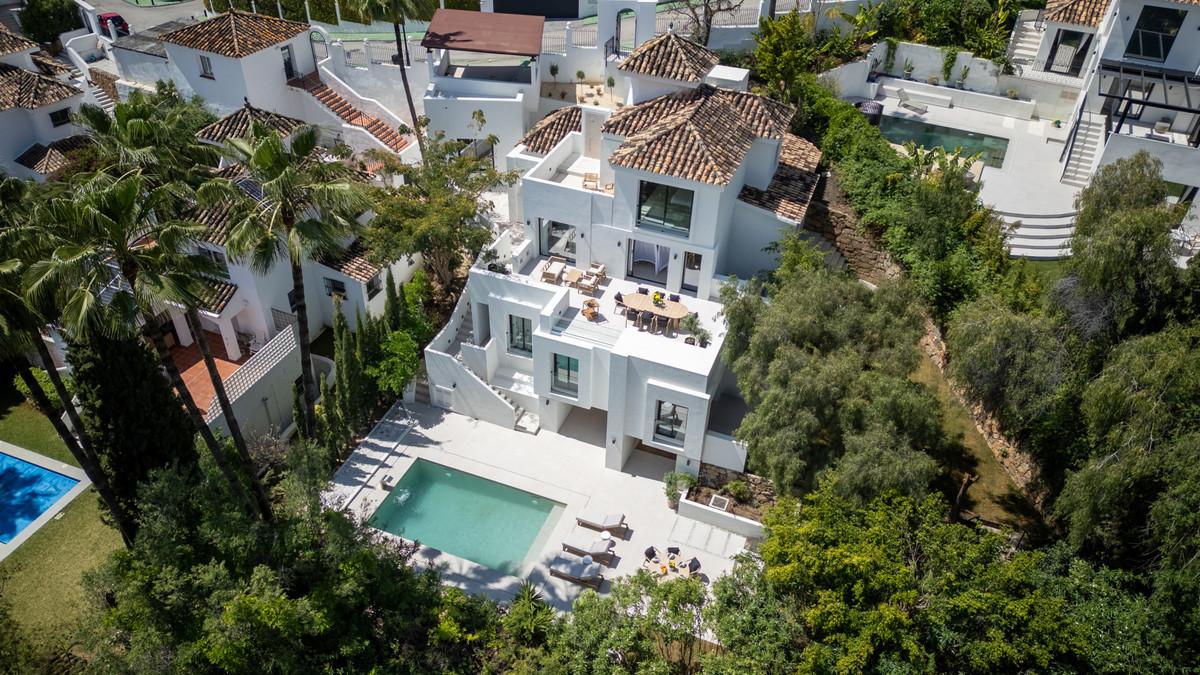 Villa Detached in Nueva Andalucía
