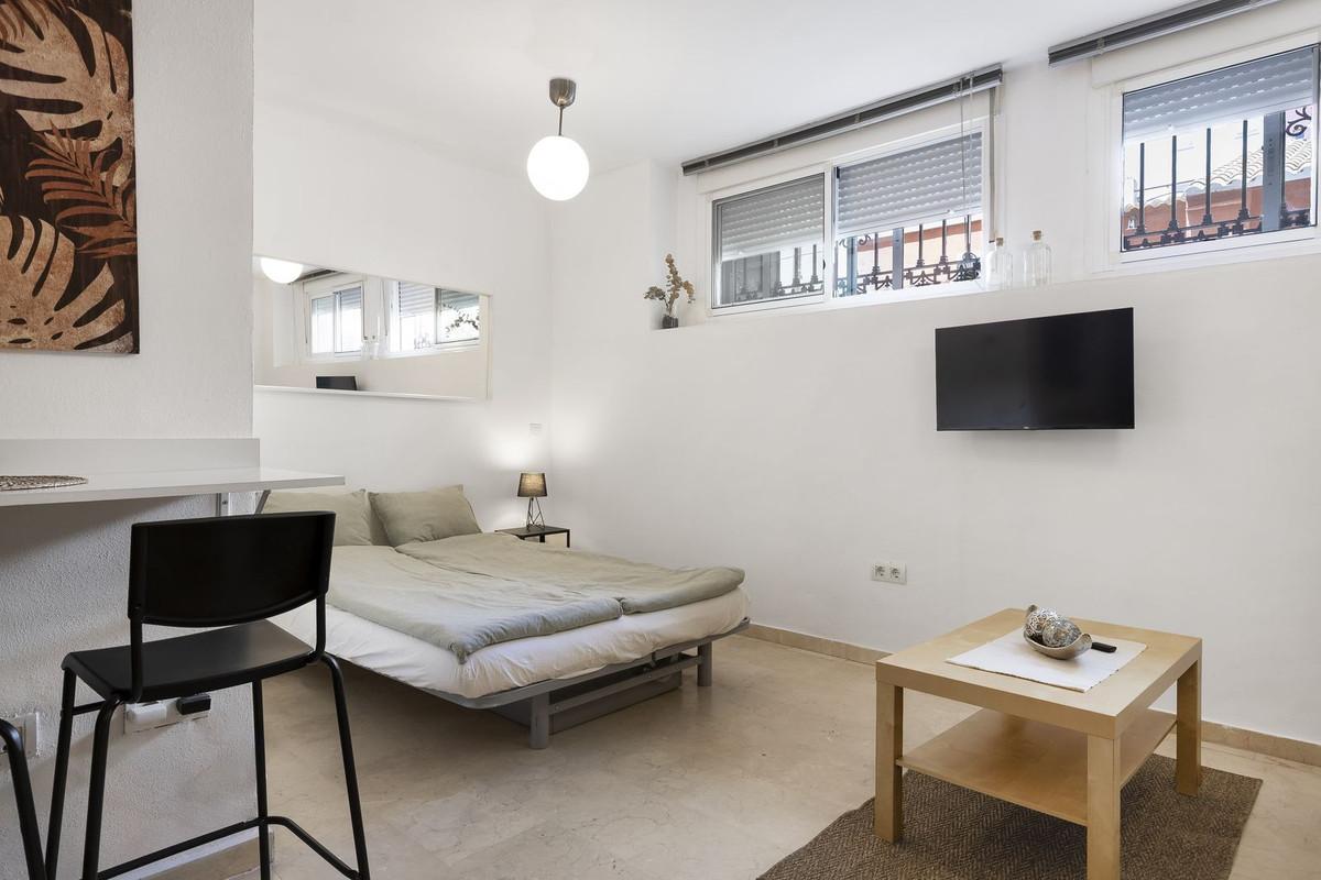 Studio Ground Floor in Olletas
