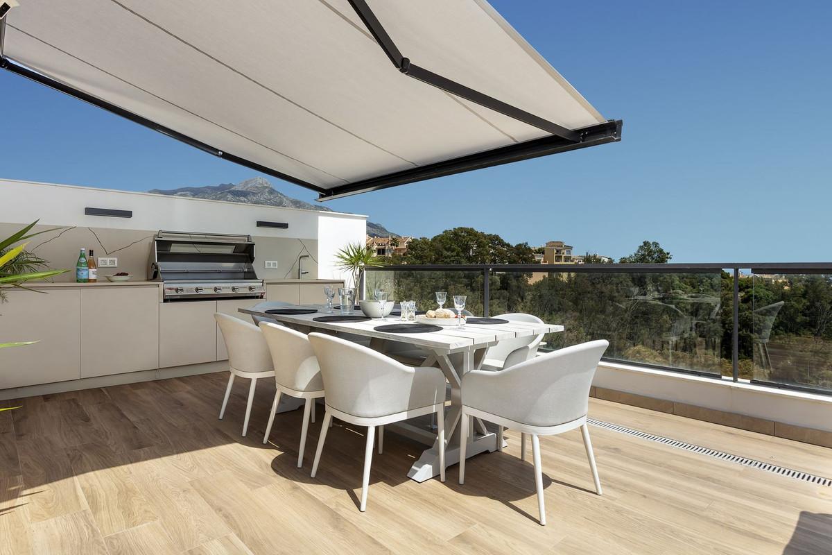 Apartment Penthouse in Nueva Andalucía