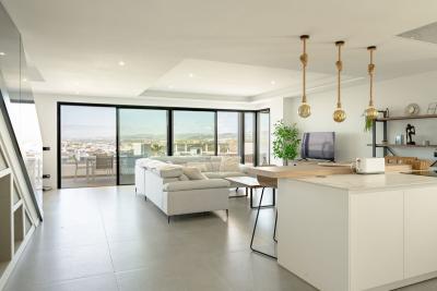 R5034265, Apartment Penthouse Duplex in Estepona