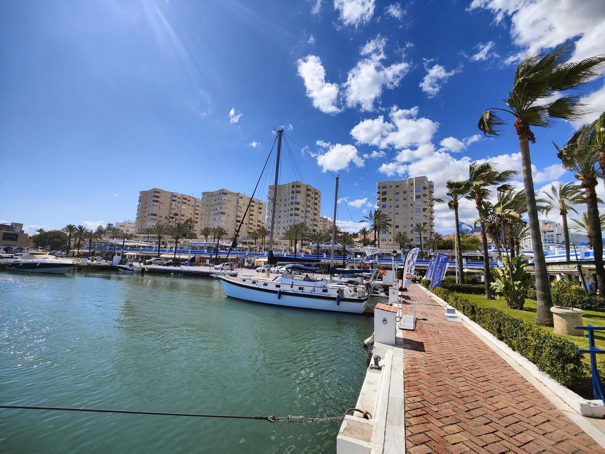 Apartment Middle Floor in Estepona