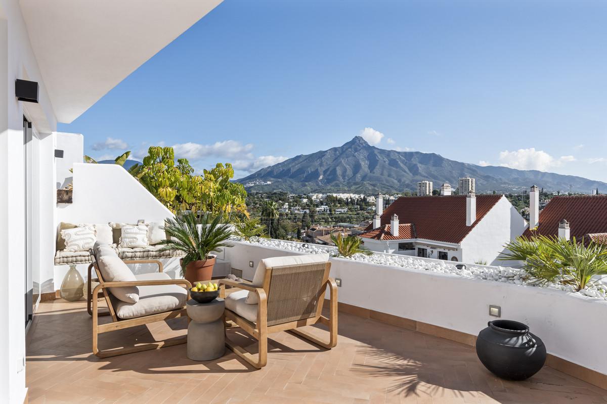 Apartment Middle Floor in Nueva Andalucía