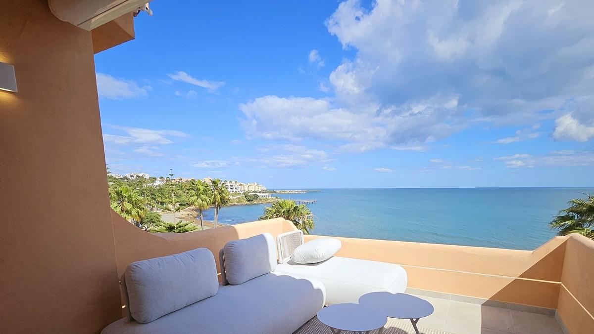 Apartment Penthouse in Estepona