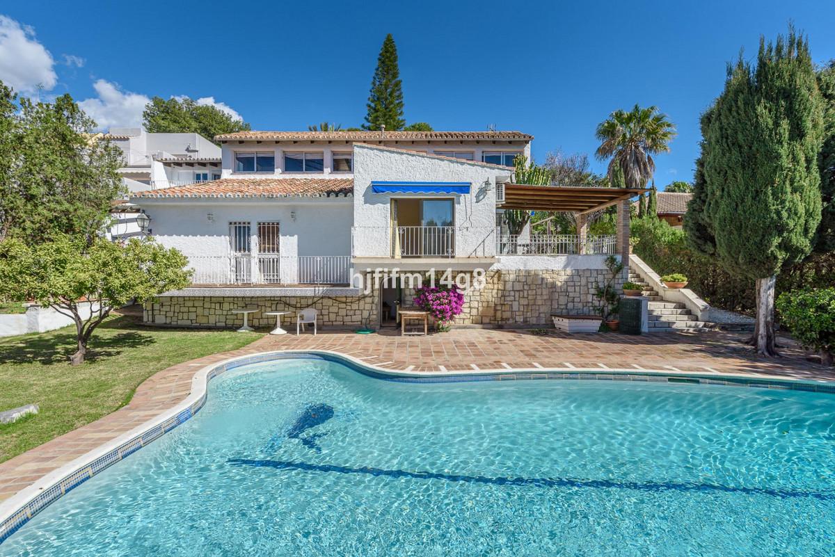 Villa Detached in Nueva Andalucía