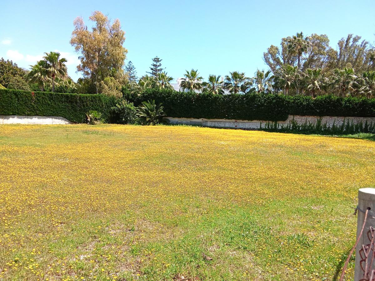 Plot Land in Guadalmina Baja