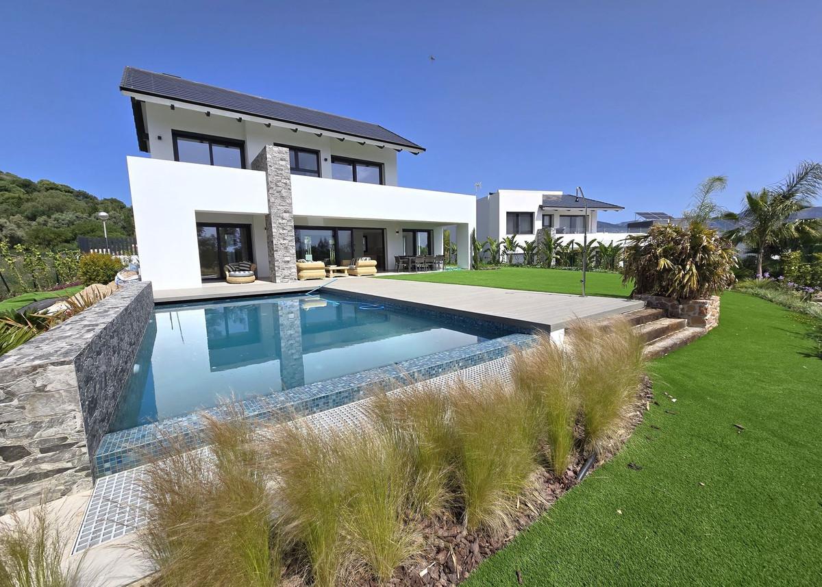 Villa Detached in Cerros del Aguila