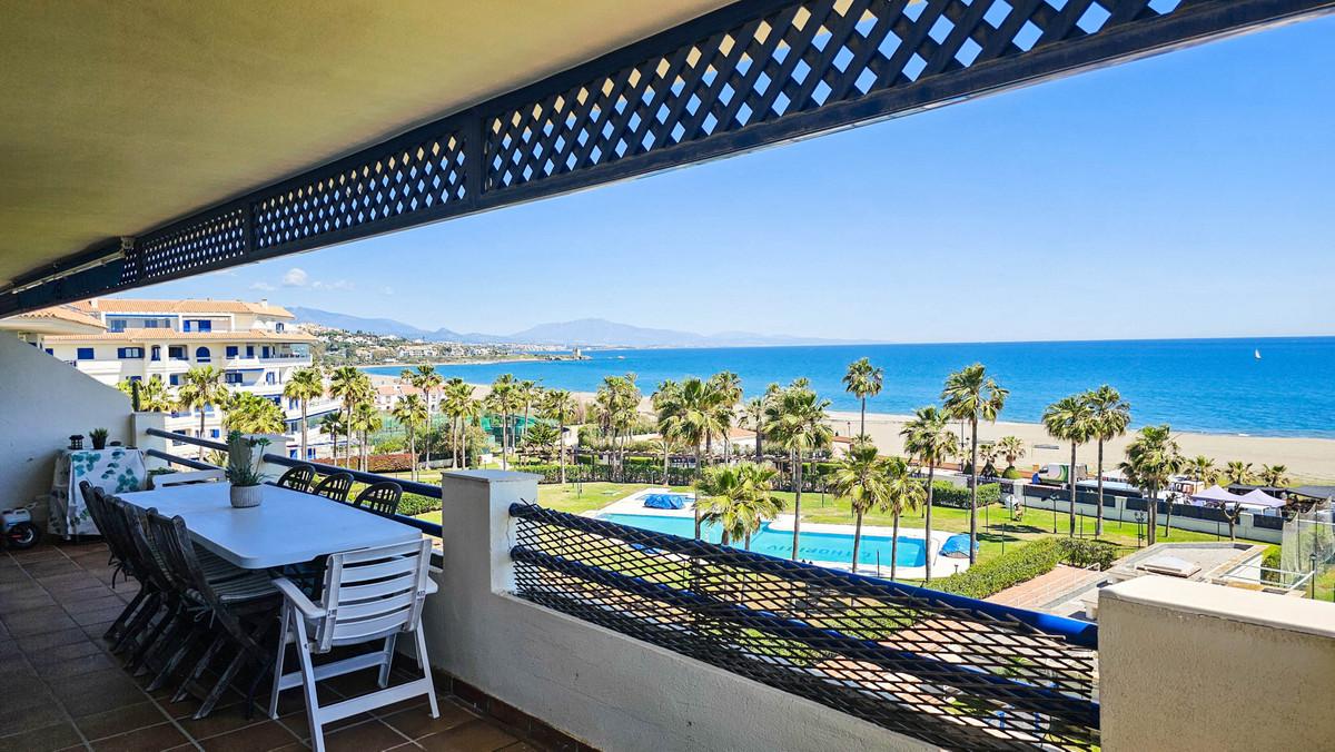 Apartment Middle Floor in Manilva