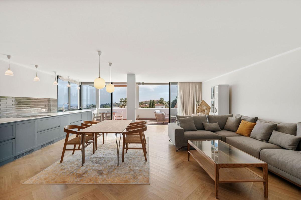 Apartment Middle Floor in Nueva Andalucía