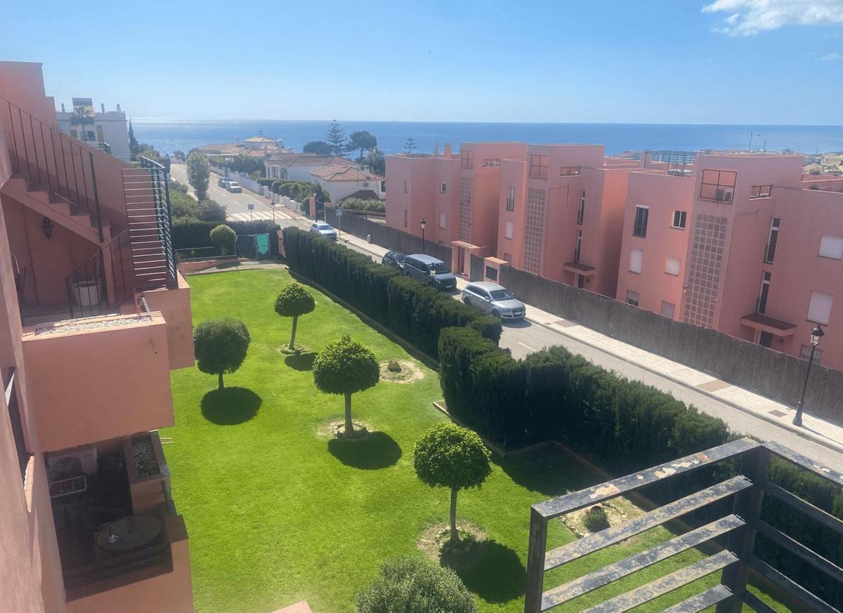 Apartment Middle Floor in Manilva