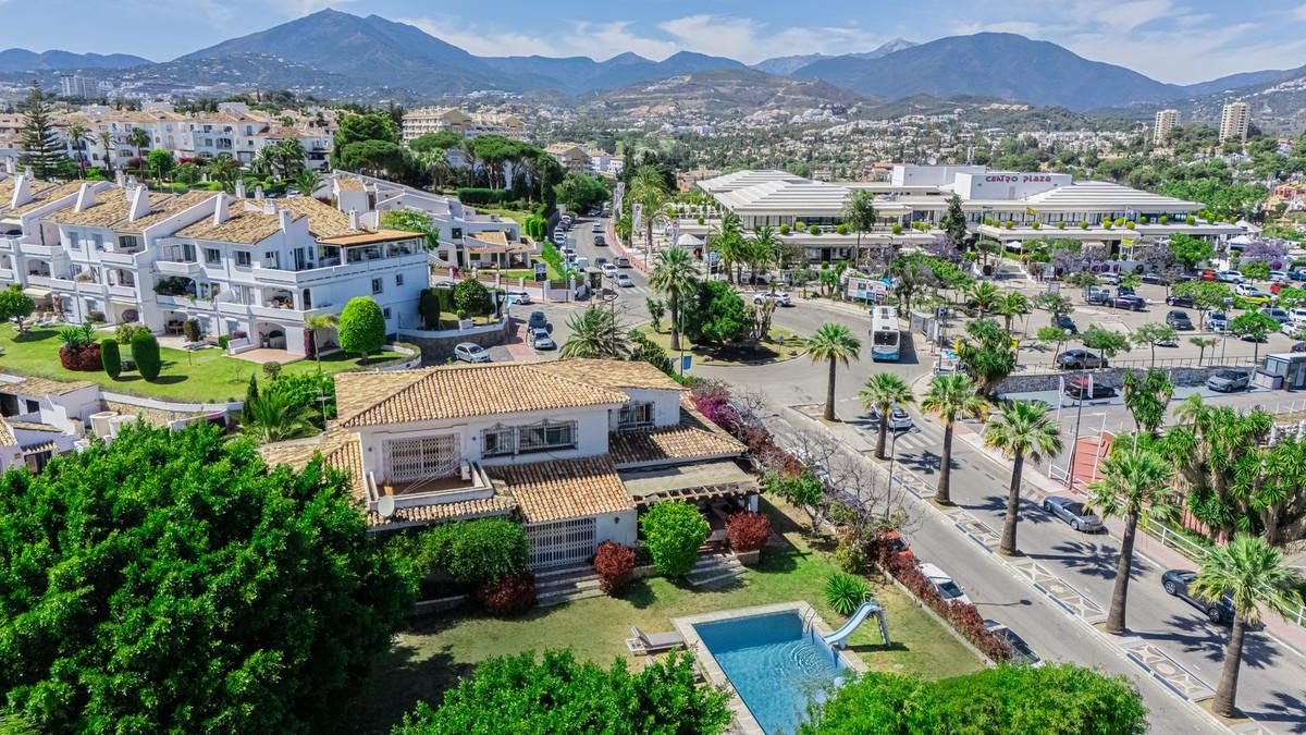 Villa Detached in Nueva Andalucía