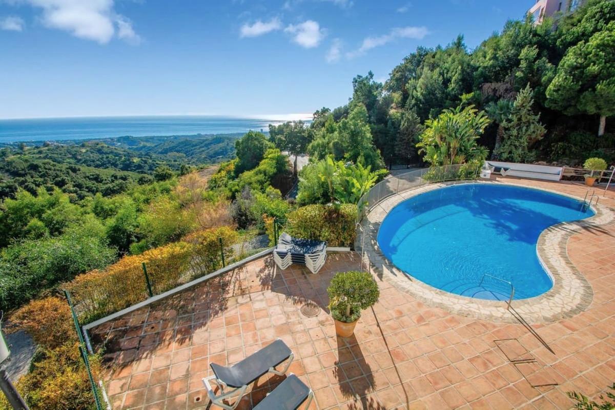 Apartment Penthouse in La Mairena