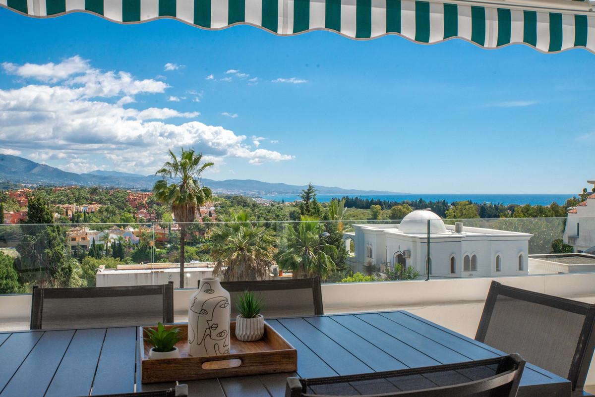 Apartment Middle Floor in Nueva Andalucía