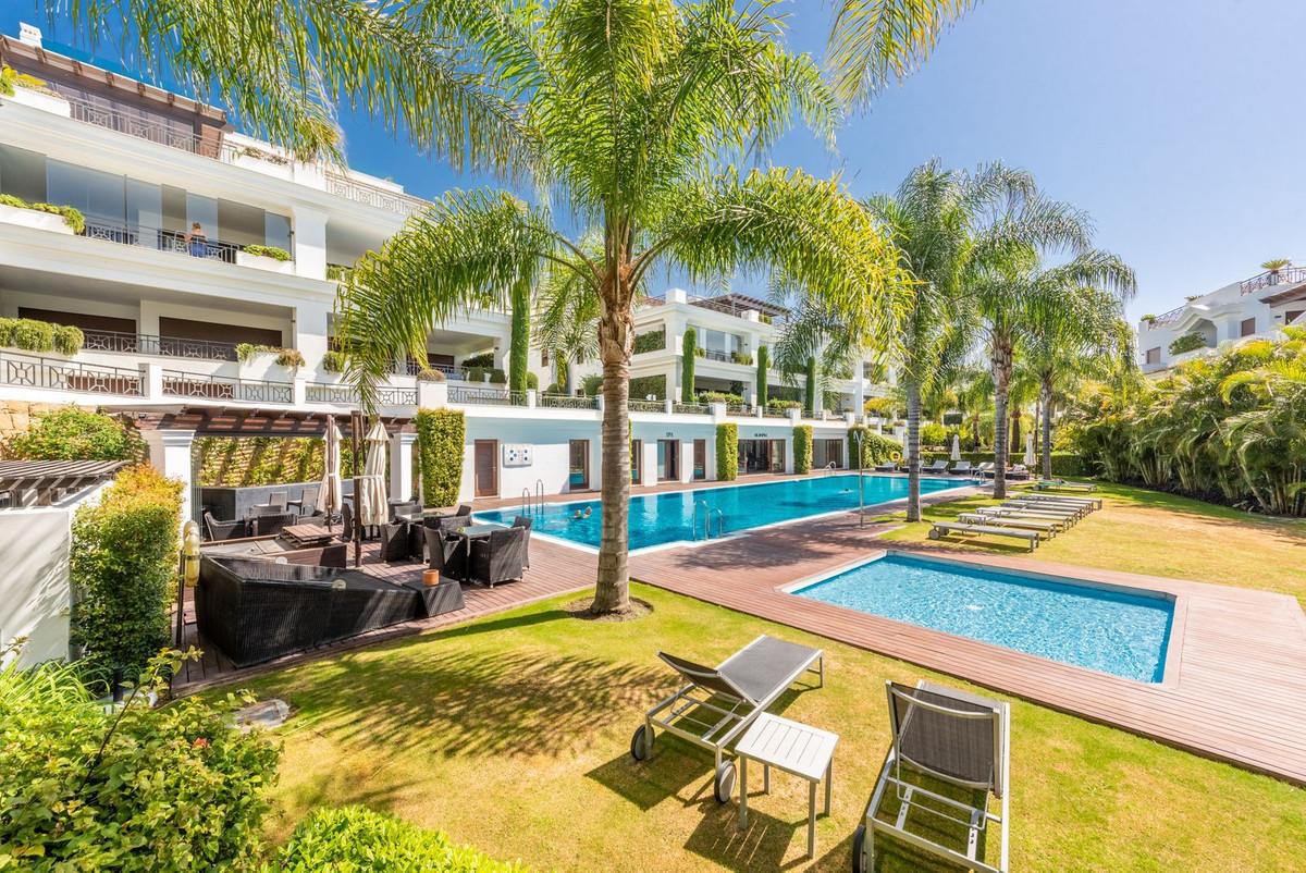 Apartment Middle Floor in Estepona