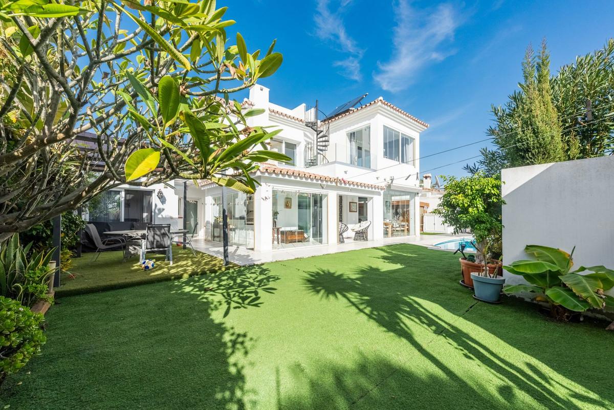 Villa Detached in Costalita