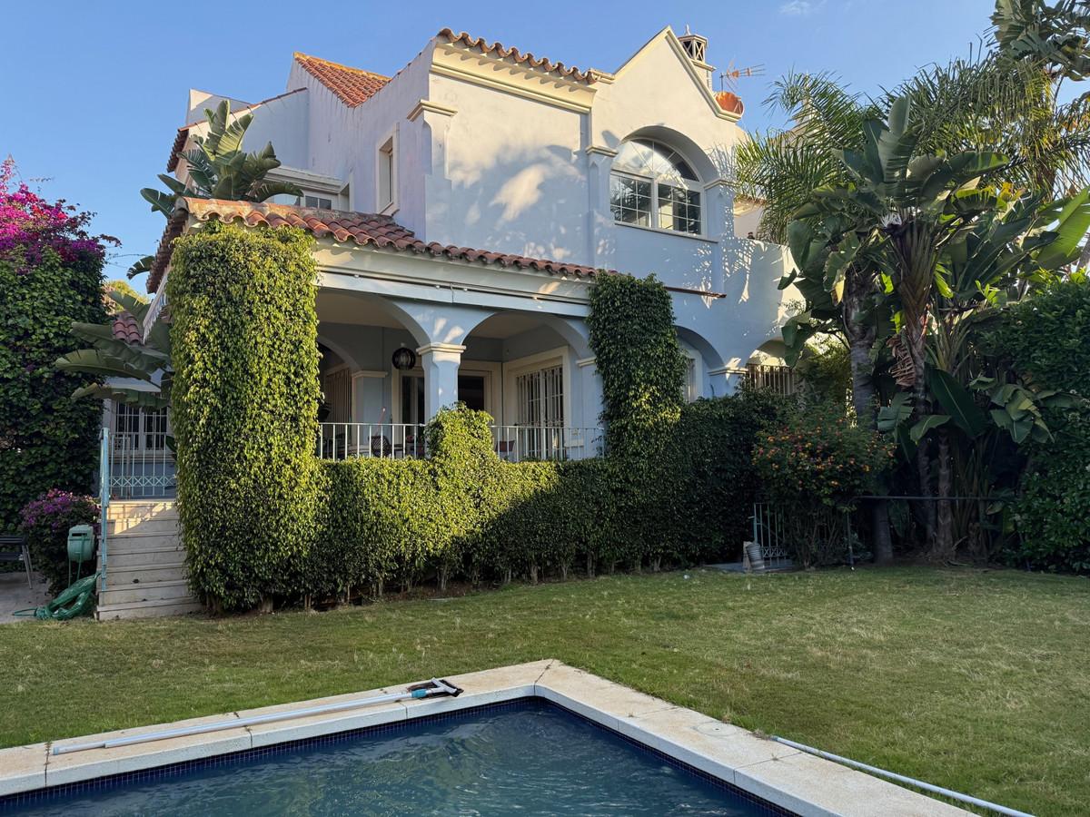 Villa Detached in Puerto Banús