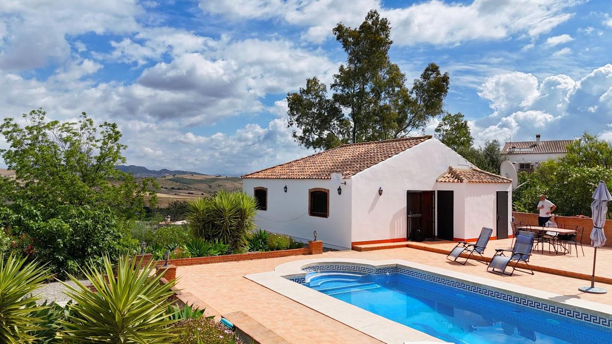Villa Detached in Coín