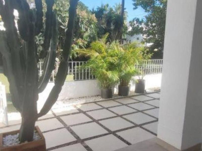 Villa Semi Detached in Puerto Banús