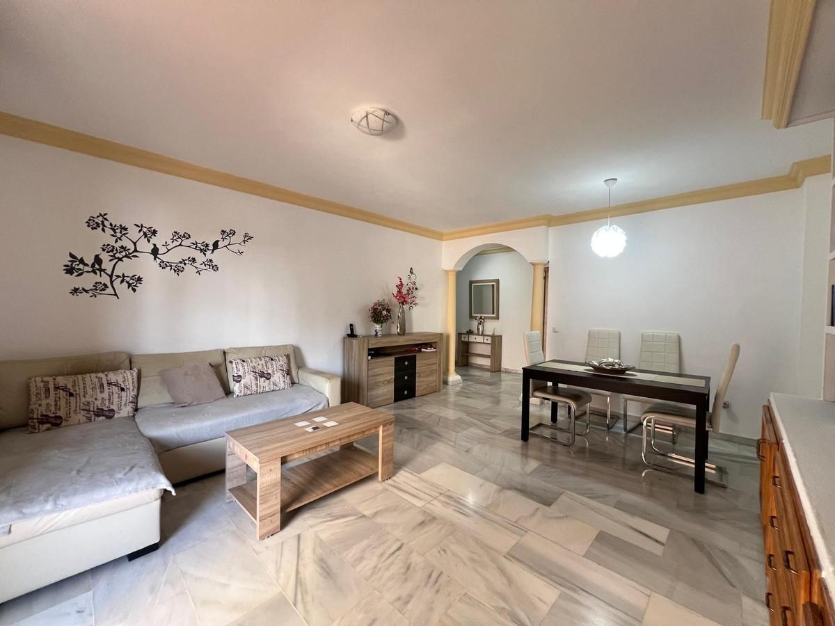 Apartment Middle Floor in Estepona