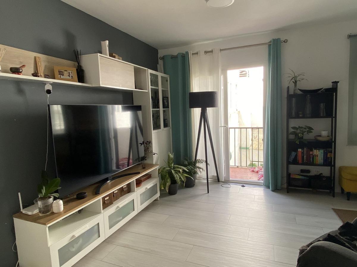 Apartment Middle Floor in New Golden Mile